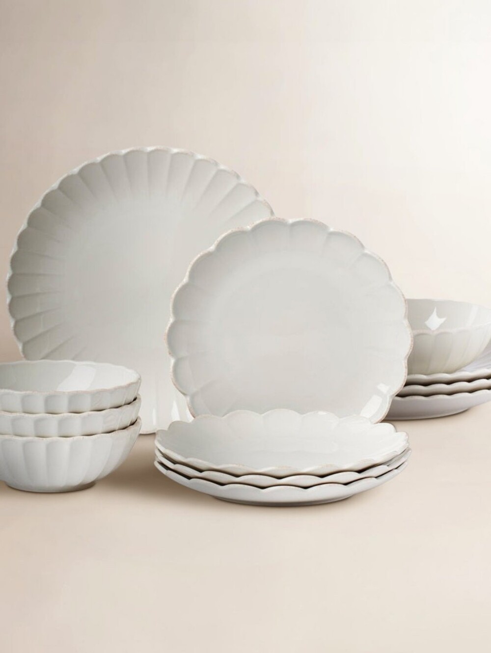 Lenox French Perle Scallop 12 Piece Dinnerware Set, Service for 4